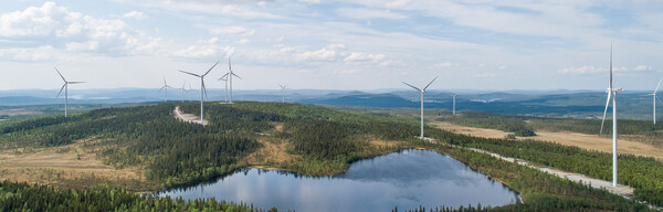 Vindkraftverk som producerar vindkraft i Solberg Vindkraftpark